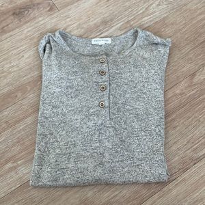 Stevie Hender Henley Tee, super soft